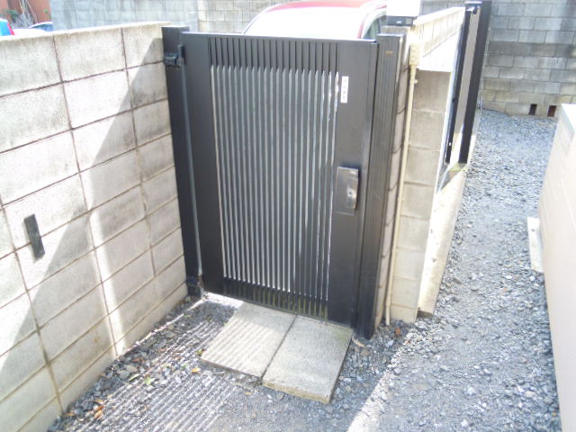 22/30 エントランス