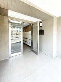 16/16 エントランス