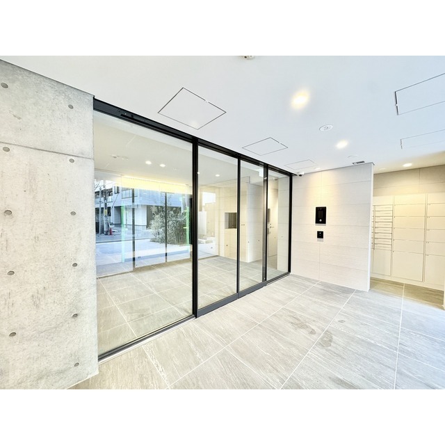 17/27 エントランス