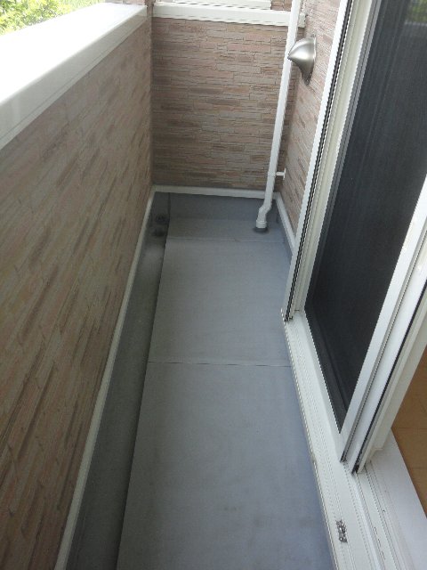 18/28 バルコニー