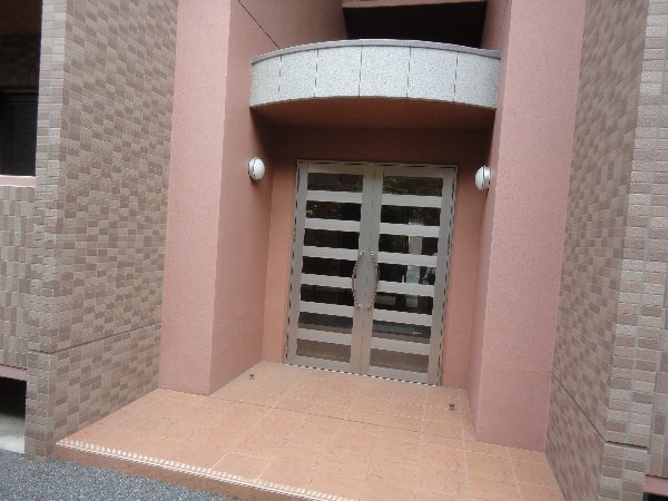 21/28 エントランス