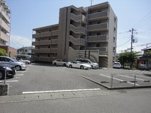 23/25 駐車場