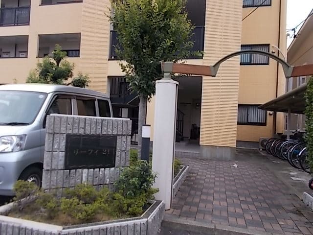 20/26 エントランス