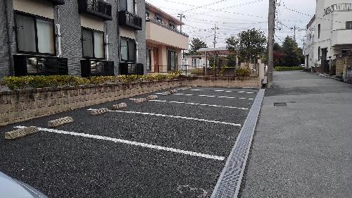 14/14 駐車場