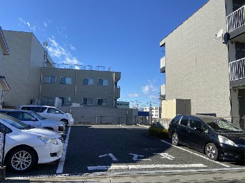14/14 駐車場