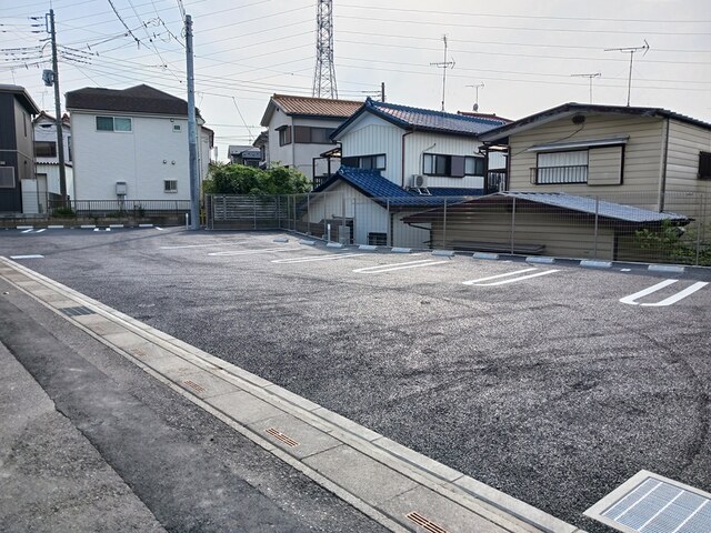 13/19 駐車場
