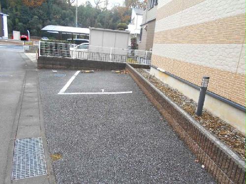 14/14 駐車場