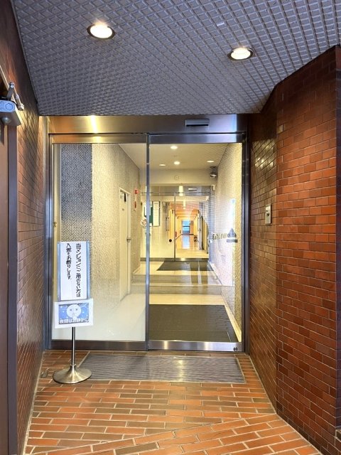 19/20 エントランス