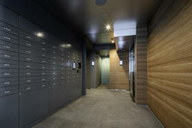 14/15 エントランス