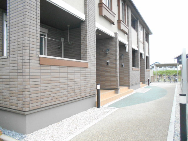 1/8 エントランス