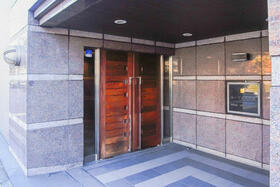 16/16 エントランス