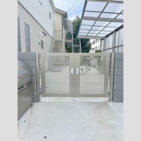 16/16 エントランス