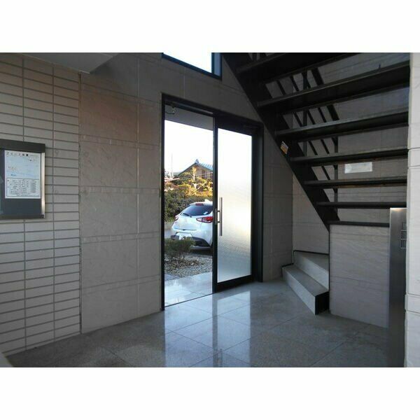 3/7 エントランス