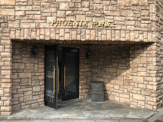 21/29 エントランス