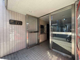 16/16 エントランス