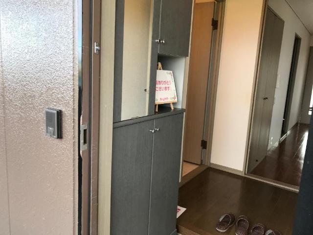 13/22 玄関