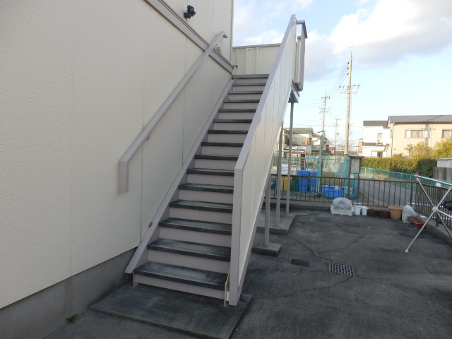 22/23 エントランス