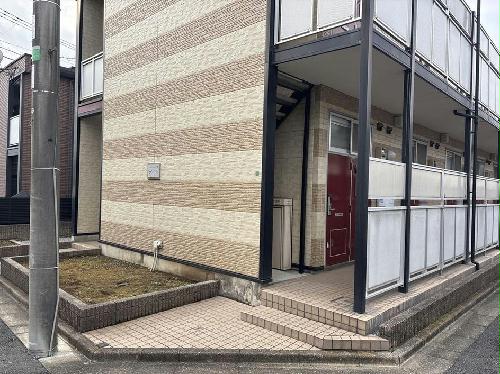 13/19 エントランス