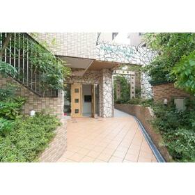 16/16 エントランス