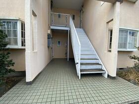 16/16 エントランス