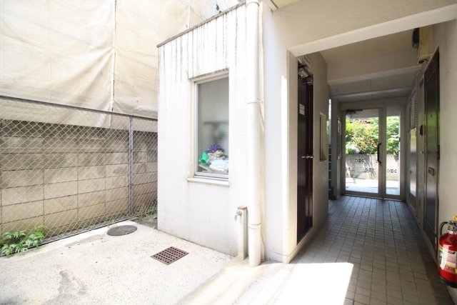 14/15 エントランス