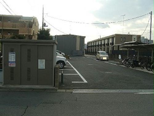 14/14 駐車場