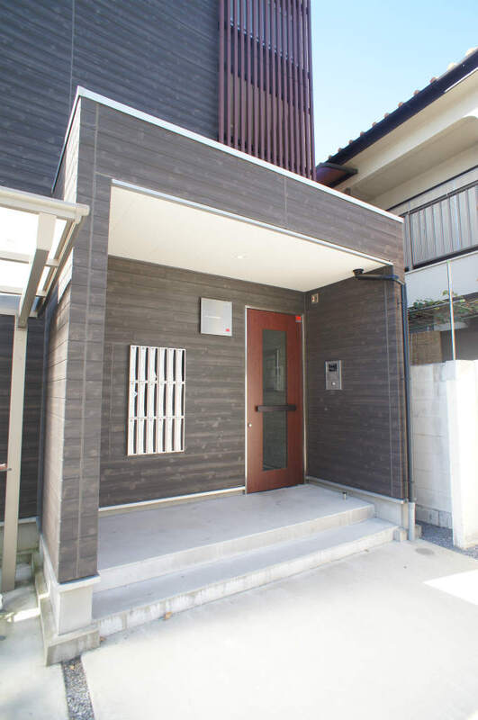 23/23 エントランス