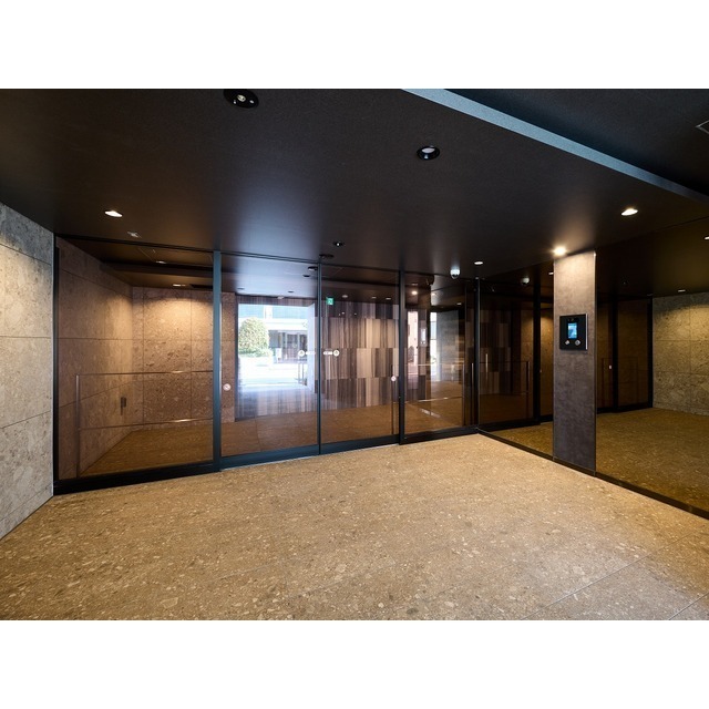 19/19 エントランス