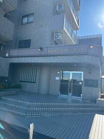 16/16 エントランス