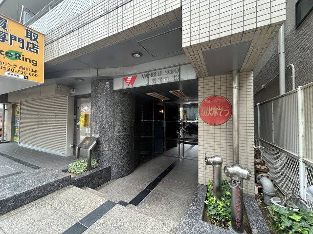 18/26 エントランス