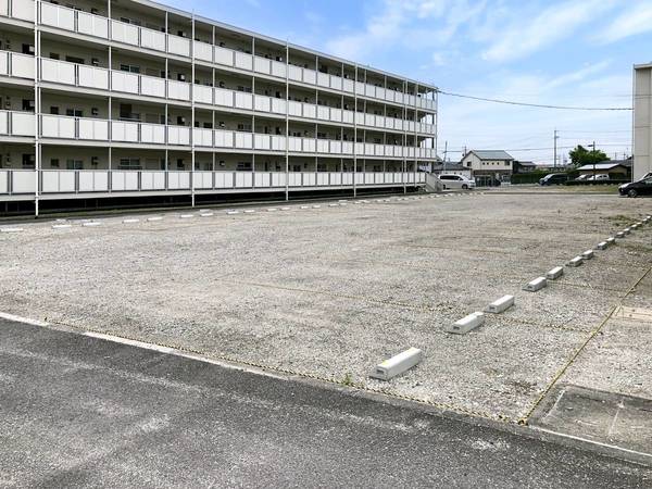 3/3 駐車場