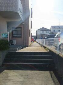 26/30 エントランス