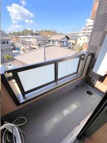 利右衛門参番館のバルコニー