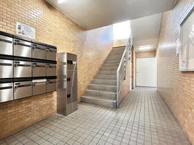 2/2 エントランス