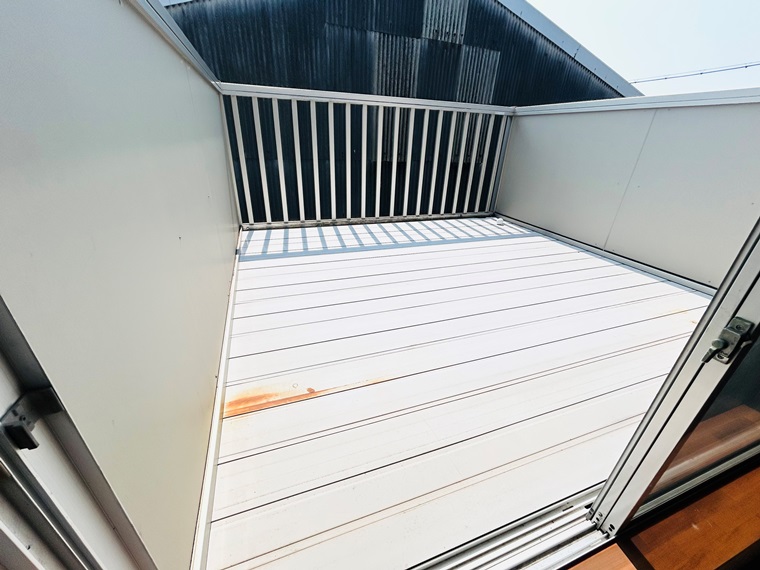 13/19 バルコニー