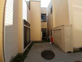 16/16 エントランス