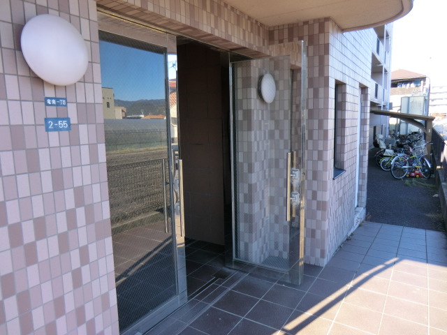 21/23 エントランス