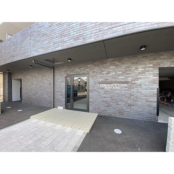 14/14 エントランス