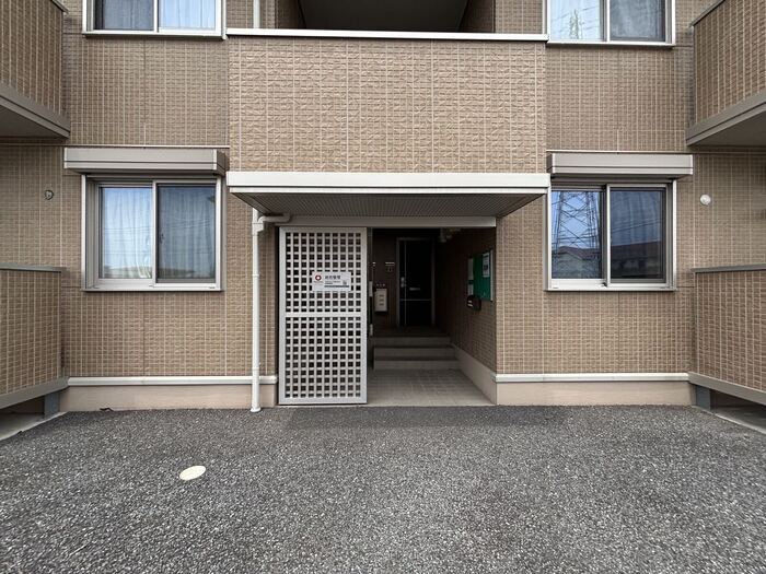 18/21 エントランス