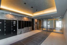 16/16 エントランス