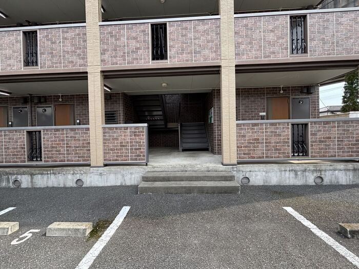 16/20 エントランス