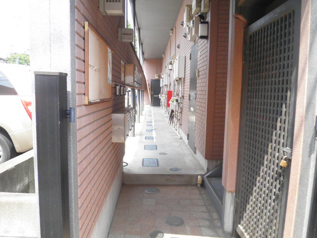 24/29 エントランス