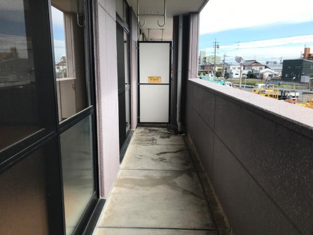 18/23 バルコニー