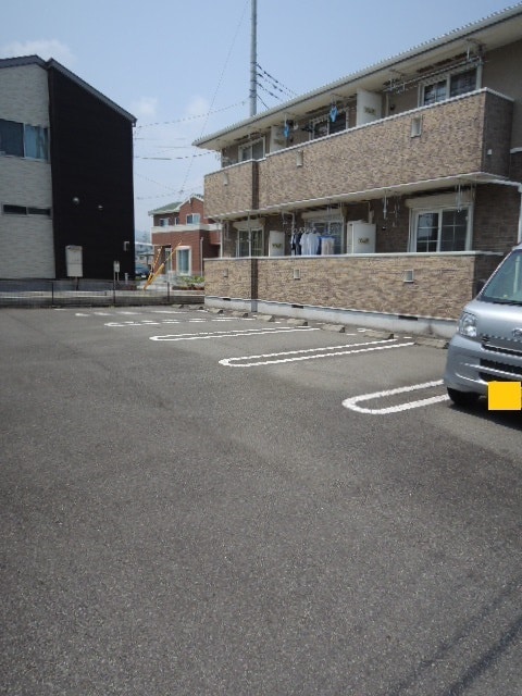 14/21 駐車場