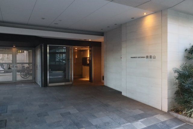 22/22 エントランス