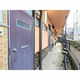 16/16 エントランス