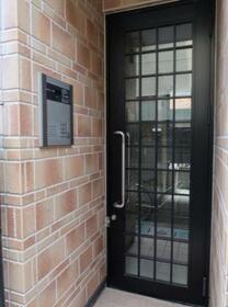 16/16 エントランス