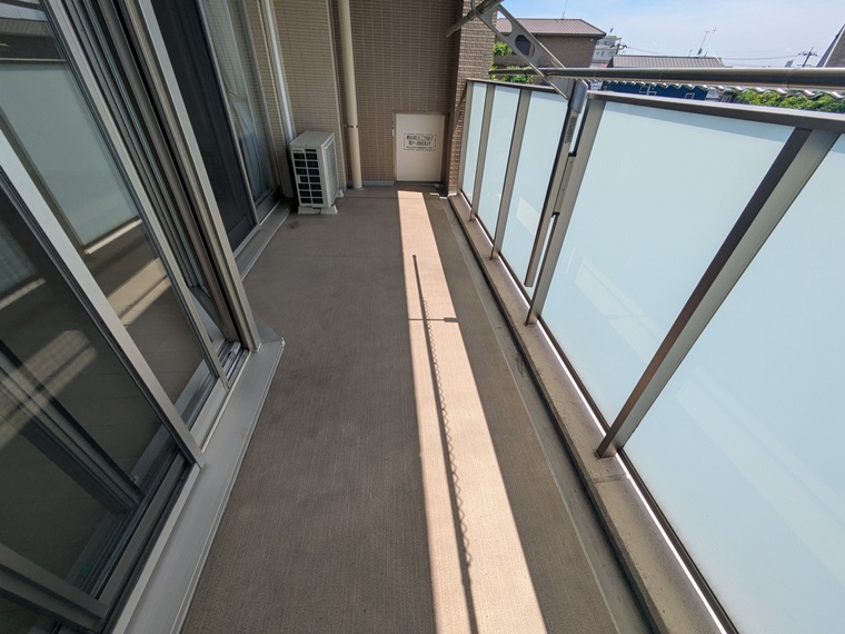 13/18 バルコニー
