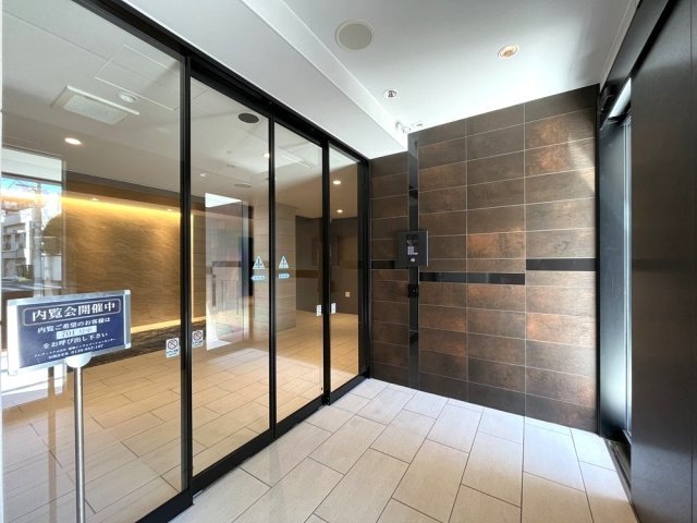 28/29 エントランス