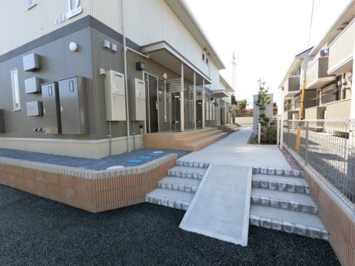 19/27 エントランス